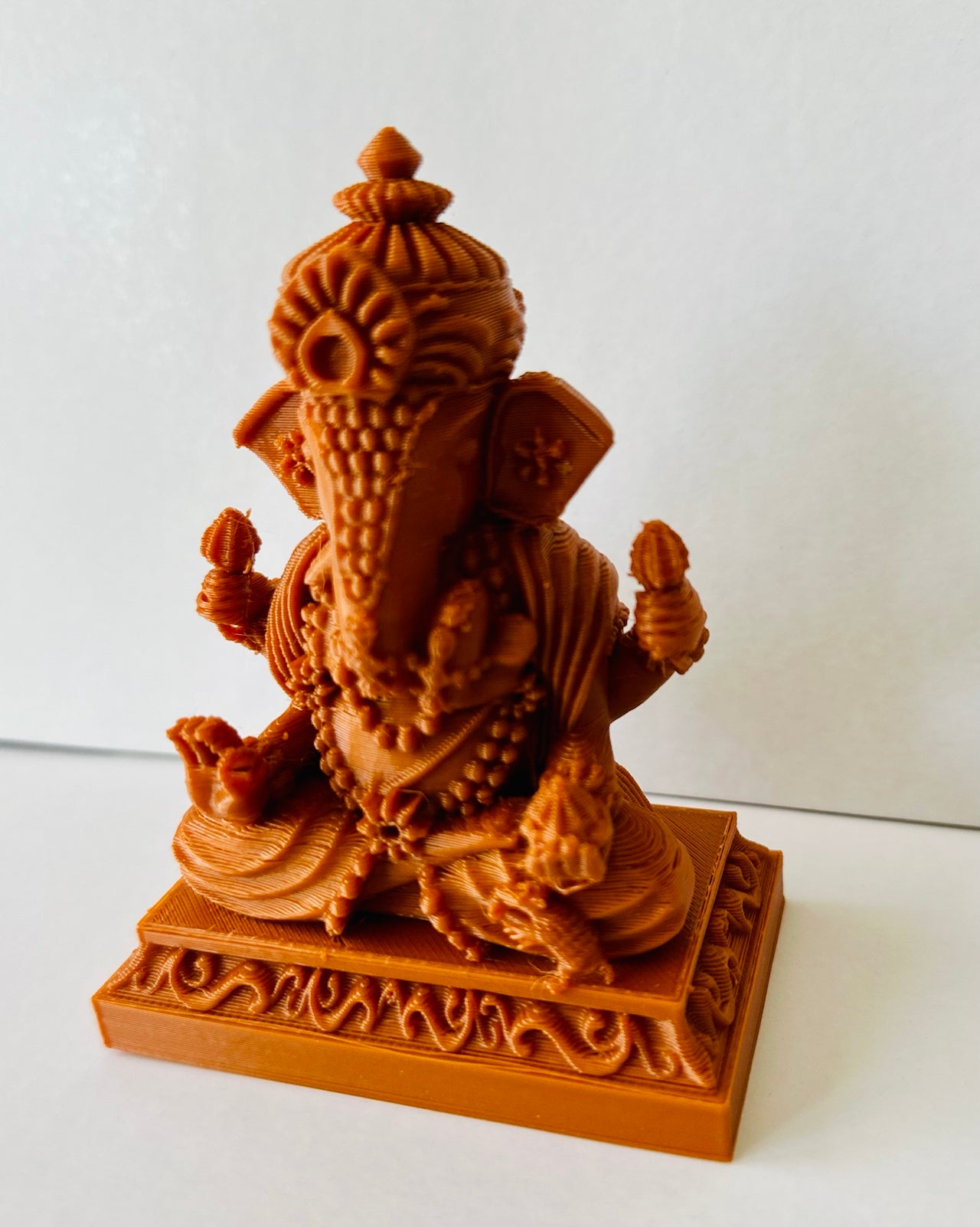 Lord Ganesha idol, Available in multiple sizes and colors