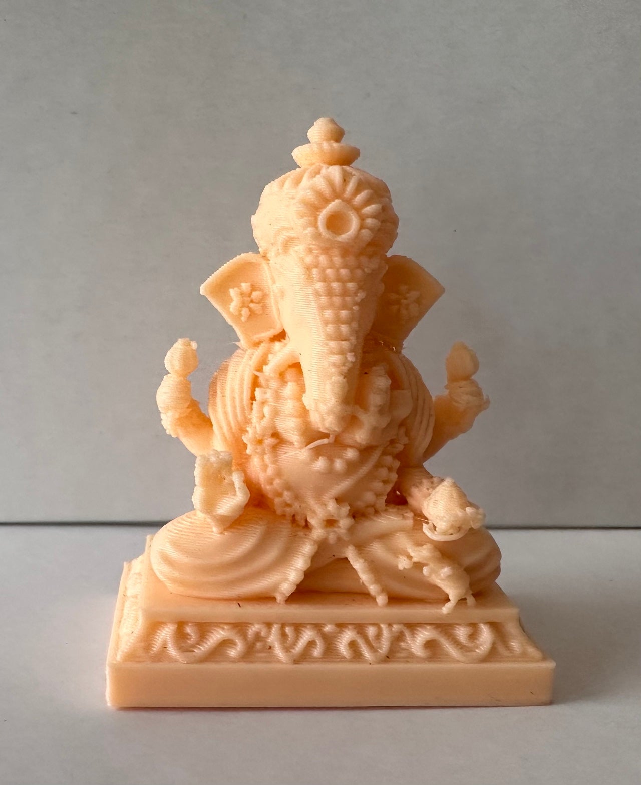 Lord Ganesha idol, Available in multiple sizes and colors