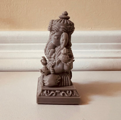 Lord Ganesha idol, Available in multiple sizes and colors