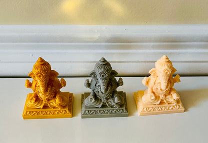 Lord Ganesha idol, Available in multiple sizes and colors