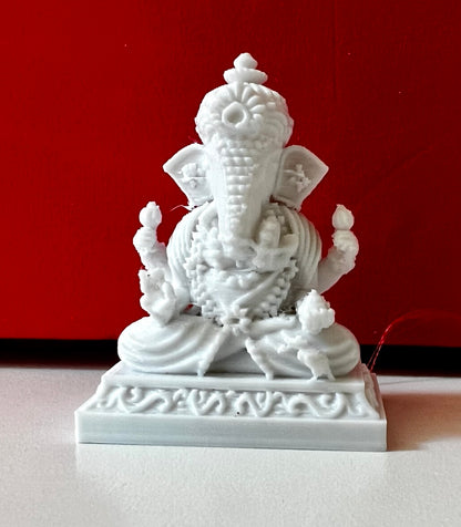 Lord Ganesha idol, Available in multiple sizes and colors